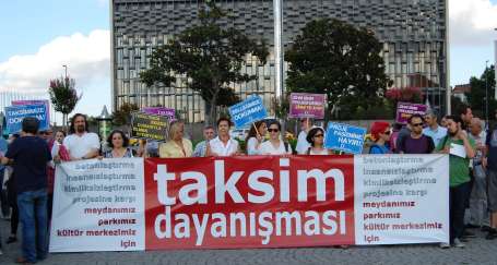 Taksim’de ihale nöbeti