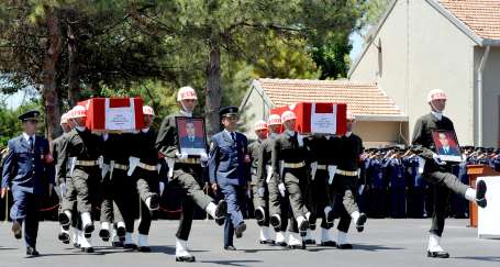 Pilotlar için tören yapıldı