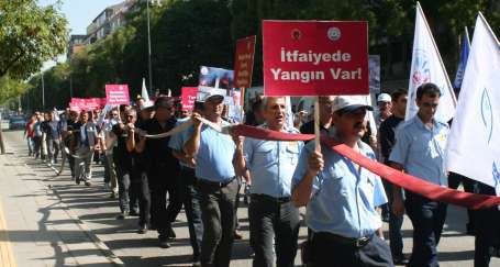 Zabıtalar ve itfaiyeciler haklarını istedi