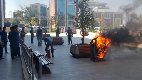 Kaymakamlığın yangın tüpleri boş çıktı