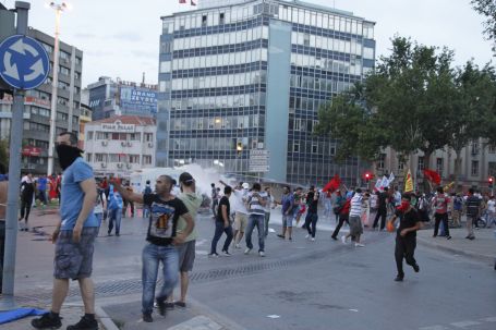 Taksim, İzmir’i birleştirdi