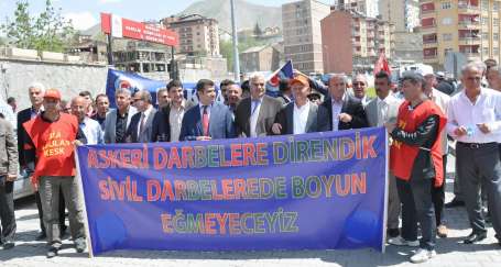 Hakkari'de 1 Mayıs coşkusu