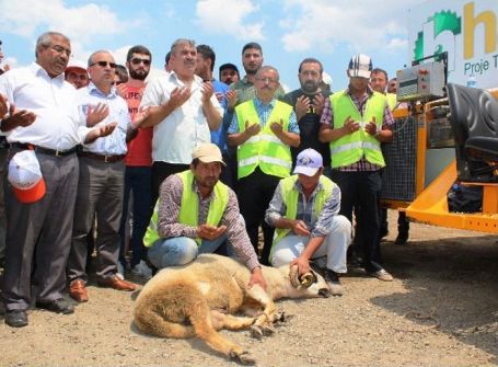 AKP’li Gördes Belediye Başkanı ‘Cehennem Kazanı’nı böyle karşıladı