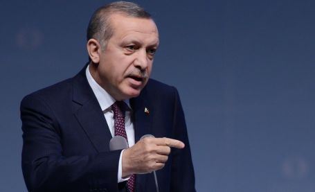 Dış politikayı eleştirenleri suçladı!