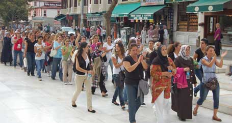 Hani eğitim haktı? Hani okullar parasızdı? Hani okumak zorunluydu?