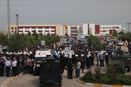 Öcalan'dan Dicle mesajı: Provokasyona gelmeyin