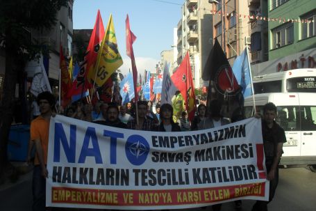 İzmir’de NATO'ya öfke