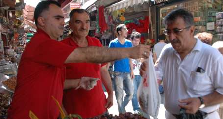 Ramazan esnafın yüzünü güldürmedi!