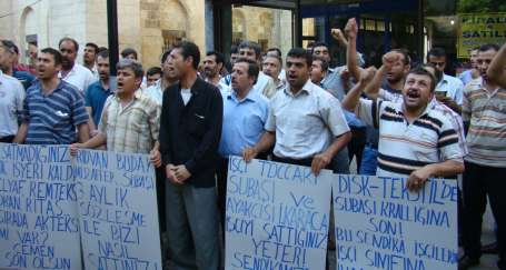 Akteks’i üçe bölen ‘çaresizlik’