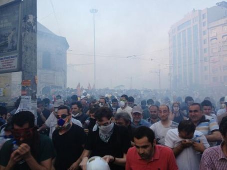 SGBP: Polis Taksim’i acilen terk etmelidir