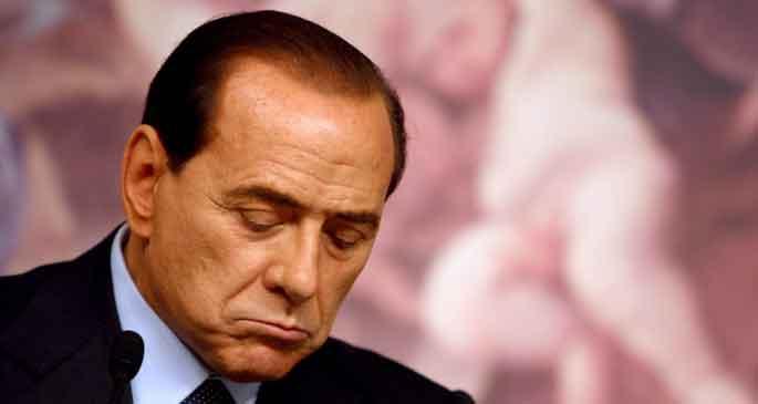 Berlusconi, Senato\'dan ihraç edildi