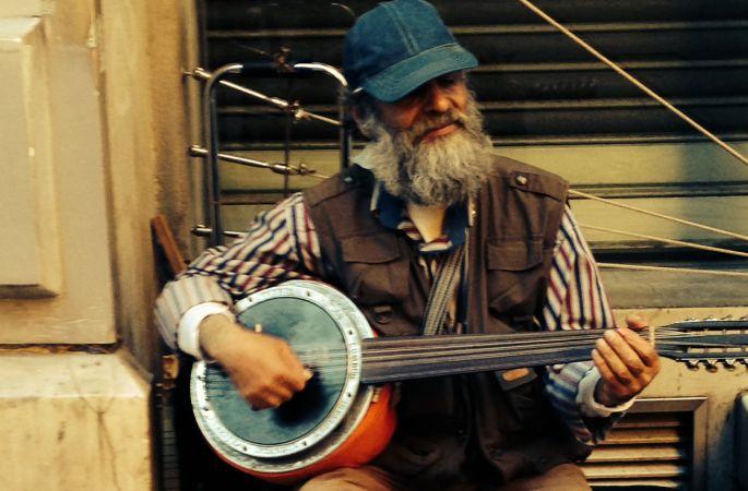 Caddenin tek kişilik orkestrası: Ahmet Abi