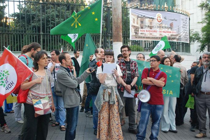 'Çerkeslerin yaşadığı soykırımı unutmayacağız'