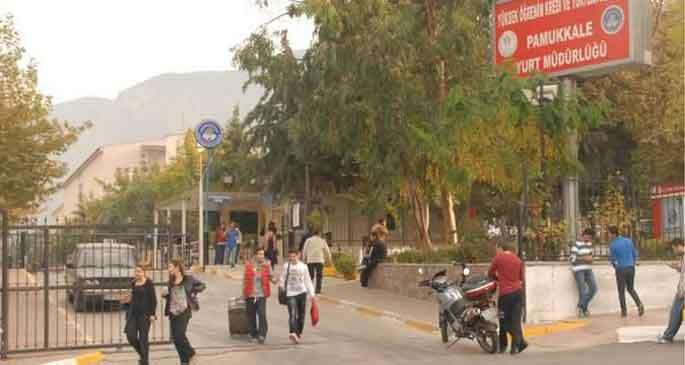 Denizli’deki öğrenciler Başbakana tepki gösterdi