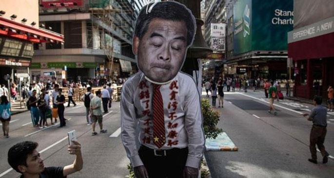 Hong Kong lideri: Dış güçler devrede