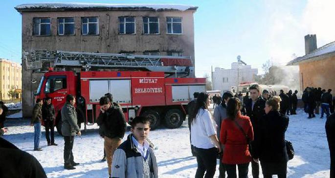 İlkokulda kazan patladı: 6 öğrenci yaralandı