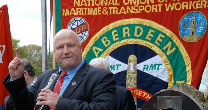 İngiliz Sendikacı Bob Crow hayatını kaybetti