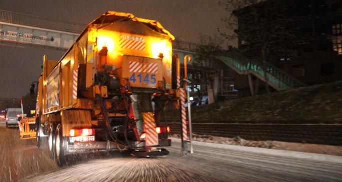 İstanbul\'da kar yağışı etkili oluyor