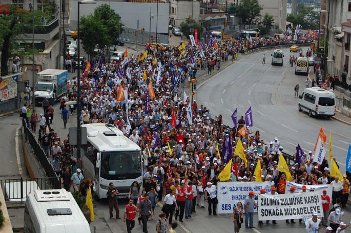 Kamu emekçilerinin gündemine sahip çıkılmalı