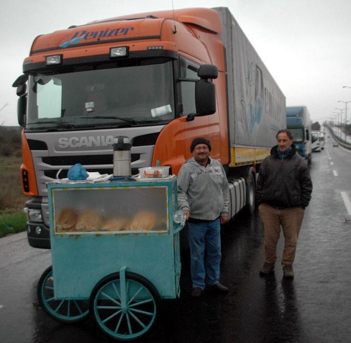 Kapıkule\'de 18 kilometre TIR kuyruğu