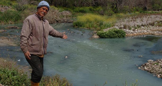 Karamenderes Nehri\'nde ürküten kirlilik