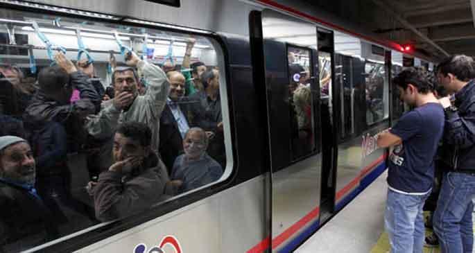 Marmaray ücretli seferlere başladı