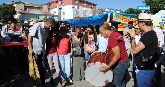 Munzur Festivali halaylarla başladı