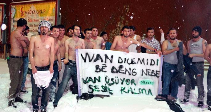 Şırnak\'ta Van için çıplak eylem