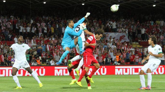 Süper Lig\'de ilk günün kazananı Akhisar