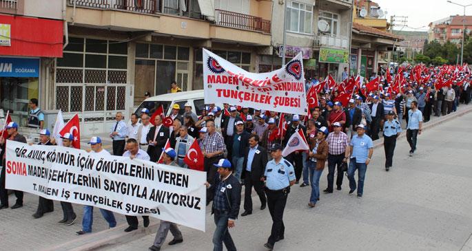 Tavşanlı\'da madenciler Soma için yürüdü