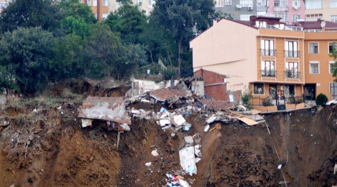 Üsküdar\'da belediye inşaatında çökme