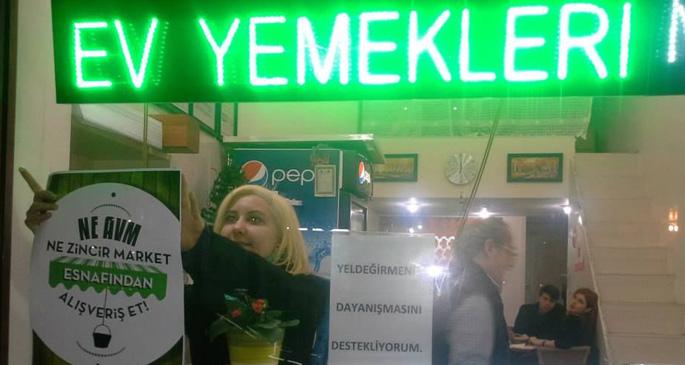 Yeldeğirmeni\'nde esnafla dayanışma kampanyası