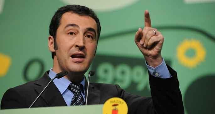 Yeşiller\'de Cem Özdemir yeniden eş başkan