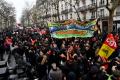 Fransa'da emeklilik reformuna karşı grevler 12. gününde sürüyor