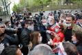 Taksim'e çelenk bırakmak isteyen DİSK yöneticilerine müdahale: 15 gözaltı