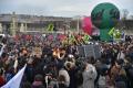 Fransa: Halkın yüzde 65'i 'mücadeleye devam' dedi