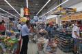 Katar'da halk, süpermarketlere akın etti