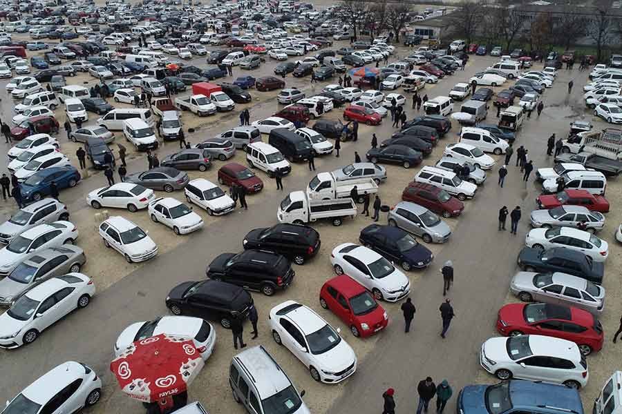 İkinci el otomobil satışlarında yeni düzenleme: İlan ve kilometre düzenlemesinin süresi uzatıldı