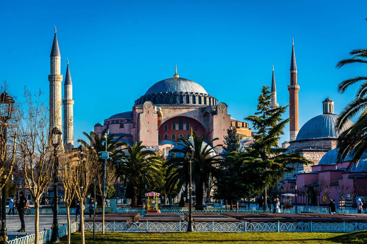 Ayasofya’da İncil okuyan iki Rus gözaltına alındı iddiası