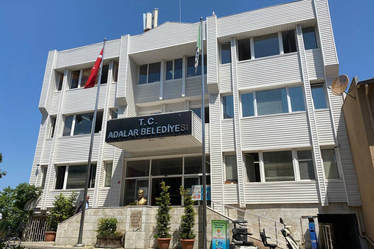 Adalar Belediyesine operasyon: Başkan Ali Ercan Akpolat dahil 37 kişi gözaltında