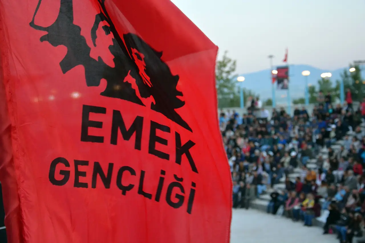 Emek Gençliği üyesine 'ajanlık' dayatıldı, yurttan atıldı: "Çürümüş iktidarları baskıyla ayakta kalamaz"
