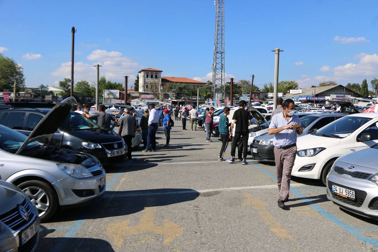 Açık hava oto pazarı