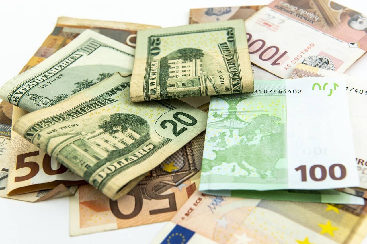 Döviz kurlarında hareketlilik sürüyor: Dolar ve avro güne nasıl başladı? (13.05.2026)