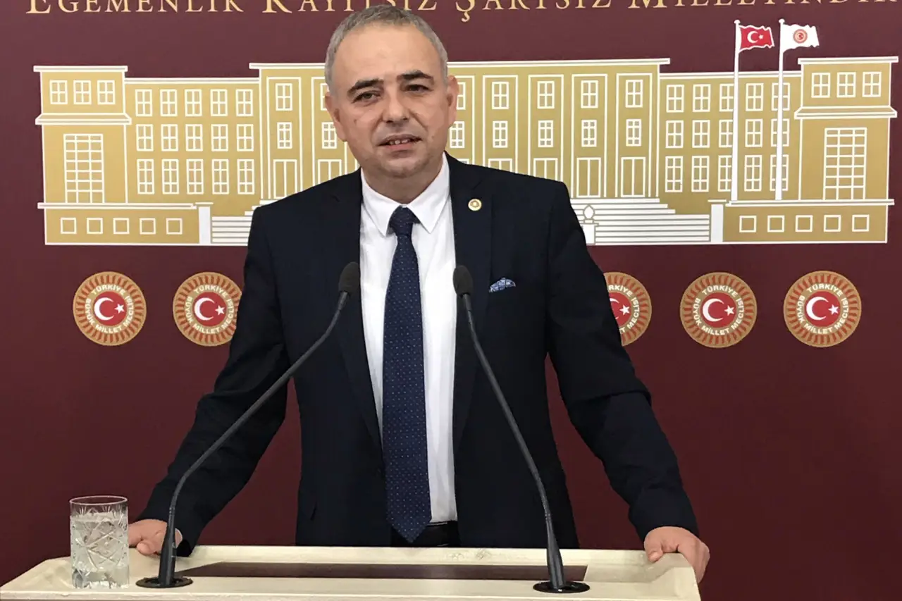 Bakırlıoğlu, Soma Termik Santrali’nde işçilerin ücretsiz izne çıkarılmasına tepki gösterdi