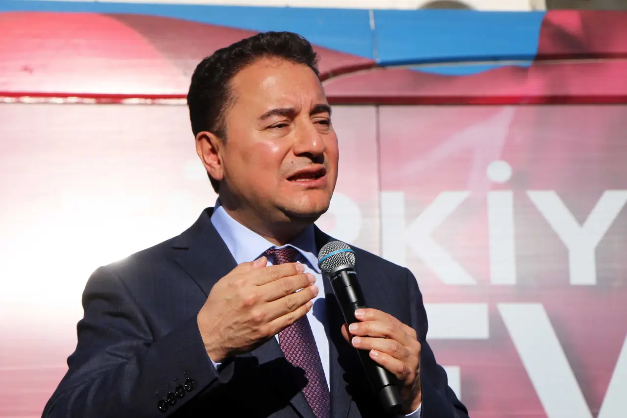 Ali Babacan’dan muhalefete eleştiri: “Ülkeyi CHP’ye bırakmak istemiyoruz”