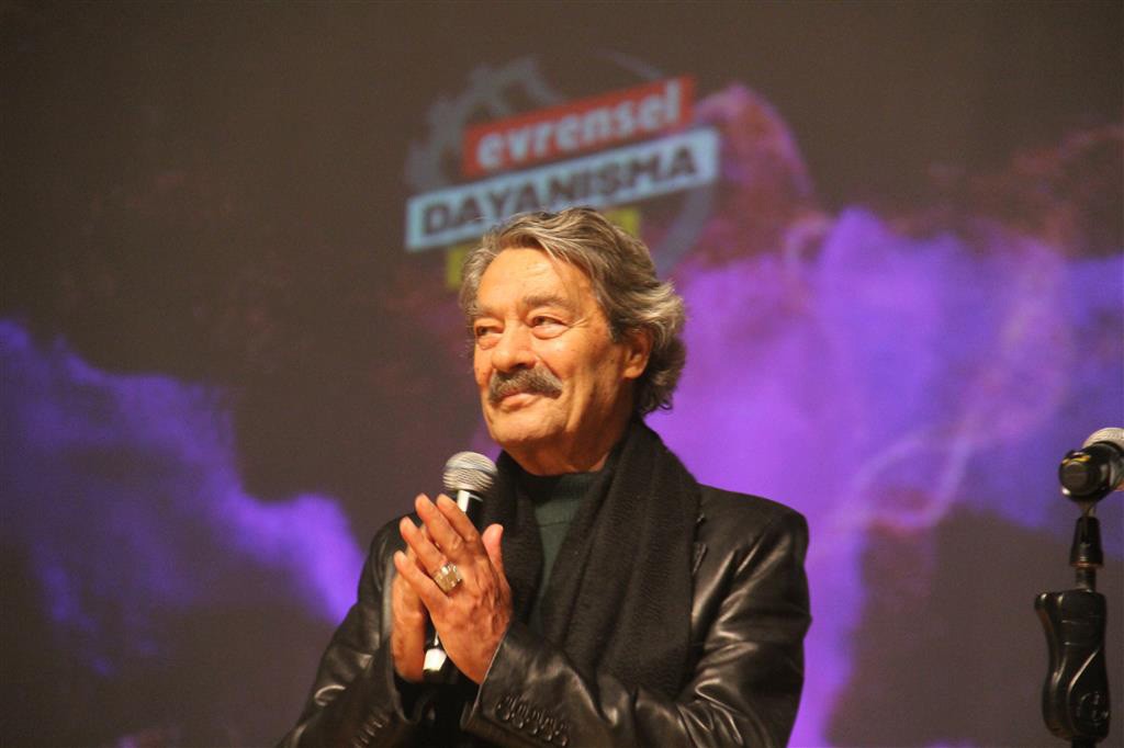 Kadir İnanır’ın sağlık durumuyla ilgili yeni açıklama: “Yeterince oksijen alamıyor”