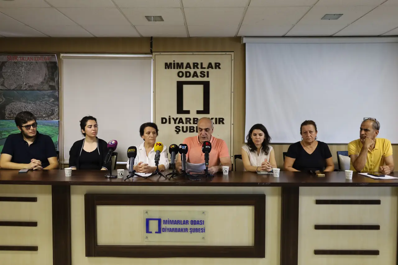 Diyarbakır Kent Koruma ve Dayanışma Platformu'ndan Sezgin Tanrıkulu'na destek