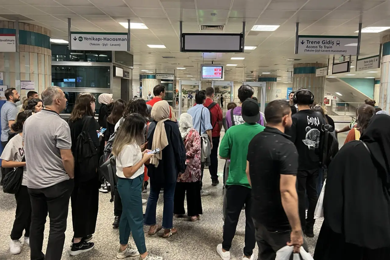 Şişli-Mecidiyeköy metrosunda intihar girişimi