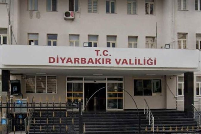 Diyarbakır'da PKK'lilerin posterlerini asan 4 kişi gözaltına alındı