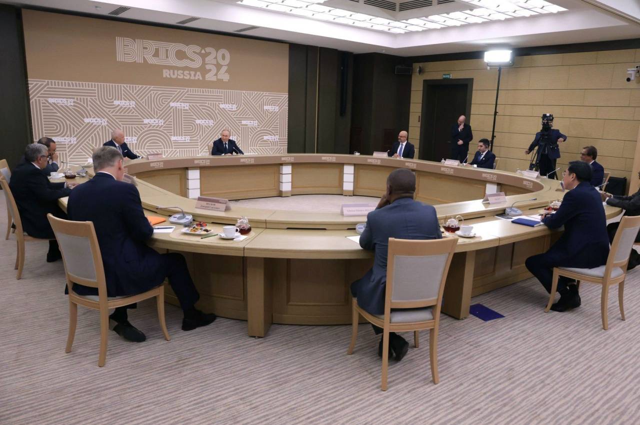 İran, yakında BRICS bankasına katılacak